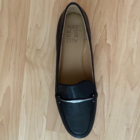 Naturalizer black shoes size 7 - Picture 2 of 2